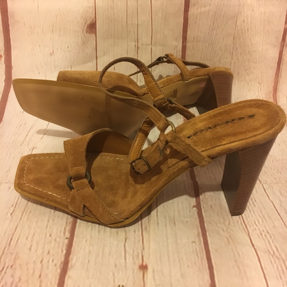 Trend (brand) tan suede 3.5” stacked heel sandals